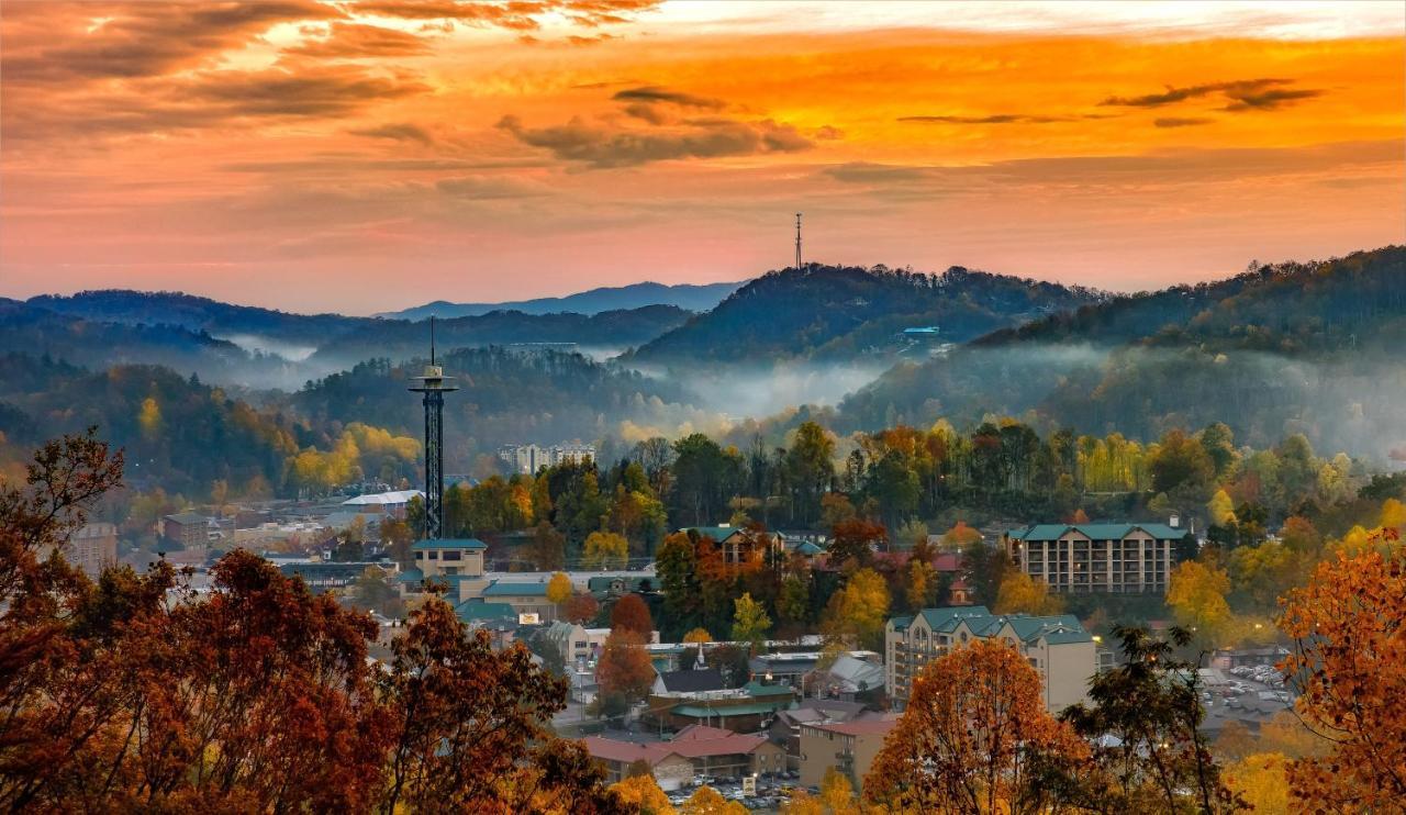 Secret Romance, 2 Bedrooms, Sleeps 8, Pool Table, Hot Tub, Arcade Gatlinburg Buitenkant foto